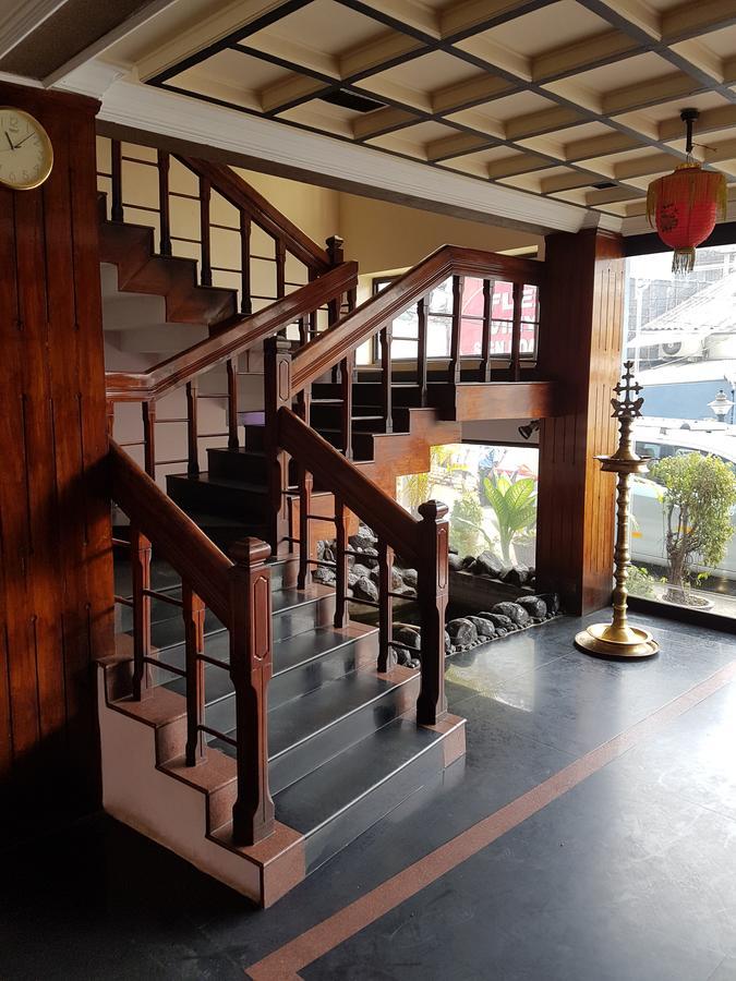 Hotel Boban Plaza Thiruvananthapuram Екстериор снимка