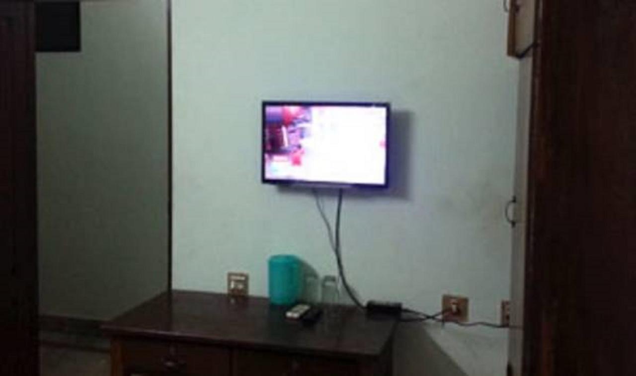 Hotel Boban Plaza Thiruvananthapuram Екстериор снимка