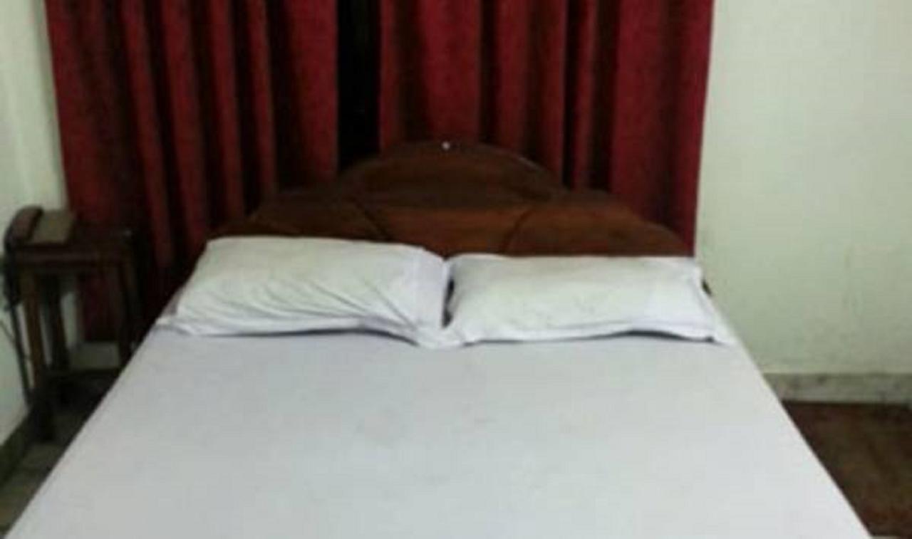 Hotel Boban Plaza Thiruvananthapuram Екстериор снимка